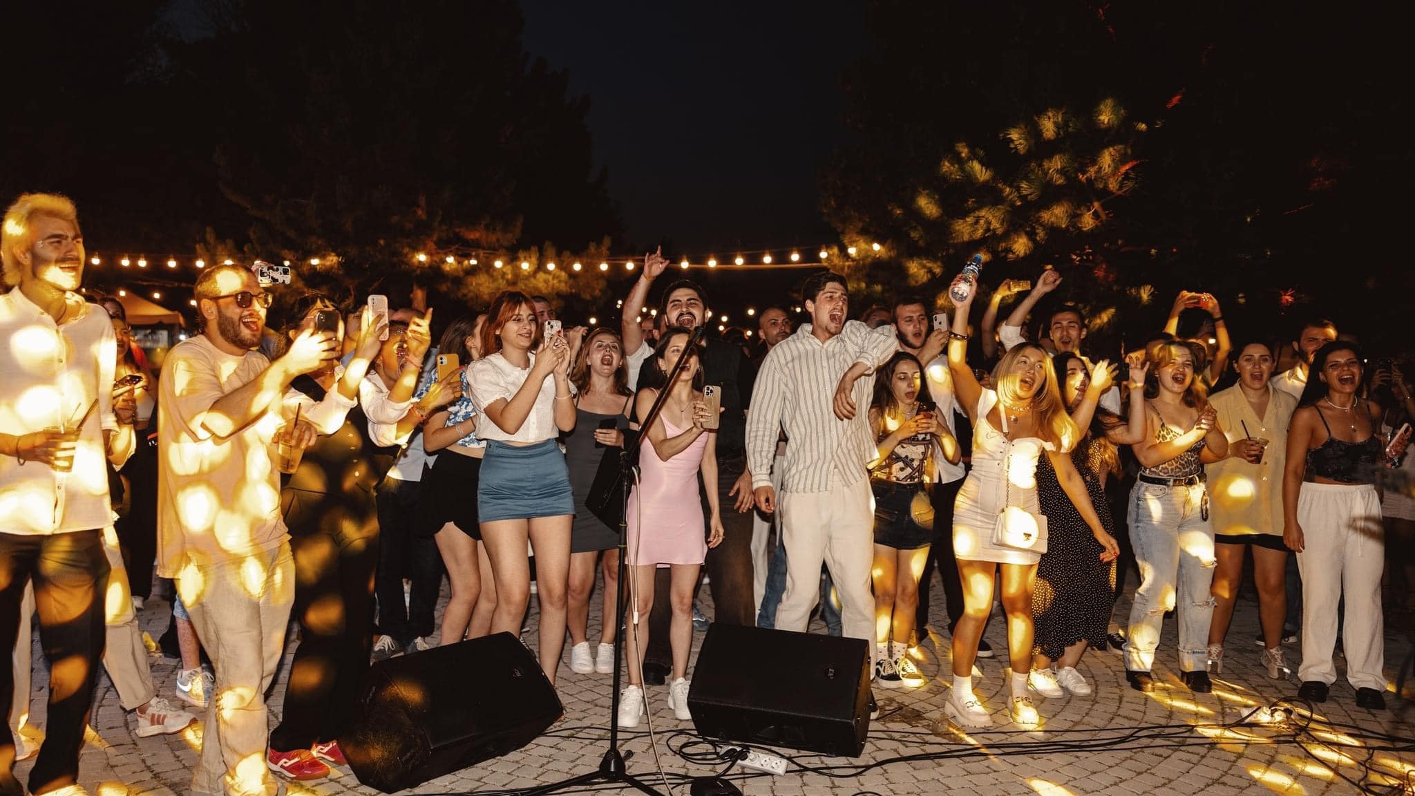 Live music at Lost Hut